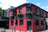 Queens Head Hotel - Your Accommodation