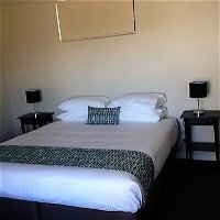 Neagles Retreat Villas - QLD Tourism