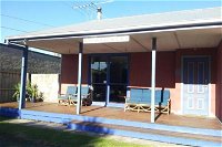 Anglesea Backpackers - Accommodation Airlie Beach