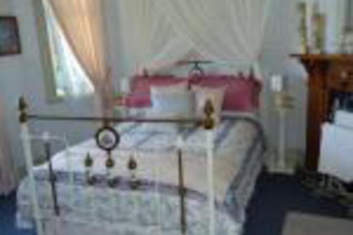 Astonleigh Villa Bed  Breakfast