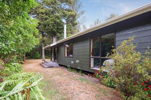 Puka Lodge Rear dwelling Pukawa Bay Holiday Home