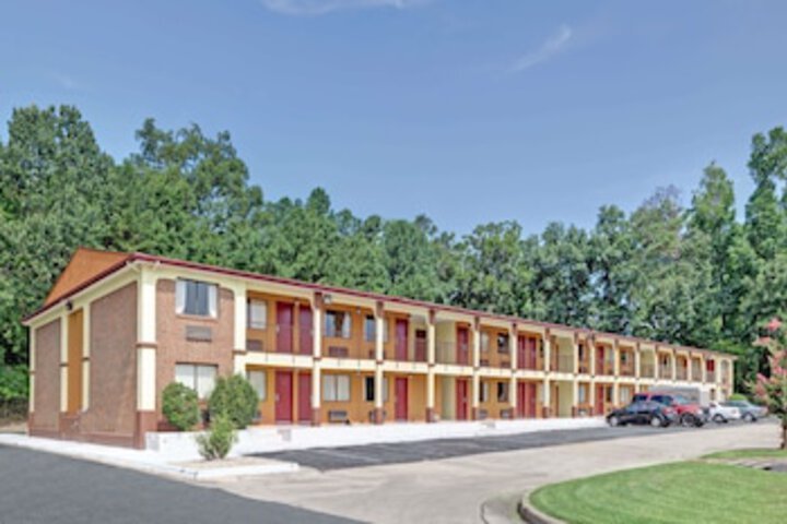 Days Inn by Wyndham Newport News - Accommodation Dallas