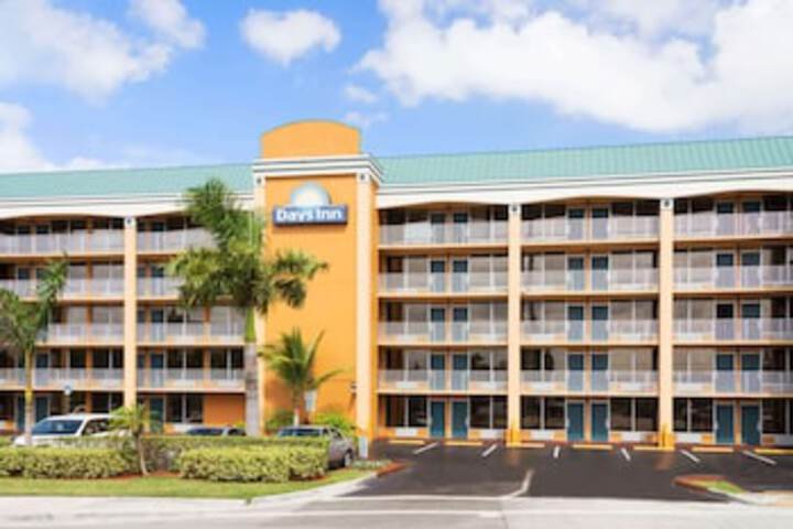 Days Inn by Wyndham Fort Lauderdale-Oakland Park Airport N - Accommodation Dallas