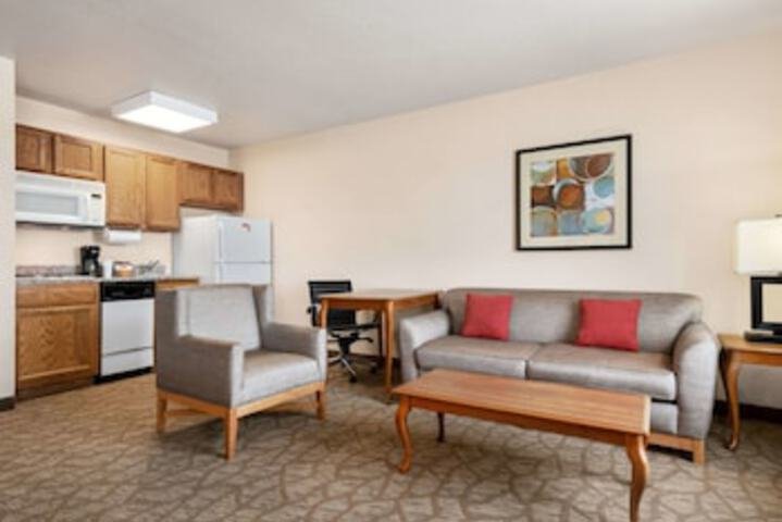 Hawthorn Suites by Wyndham Decatur - Accommodation Florida
