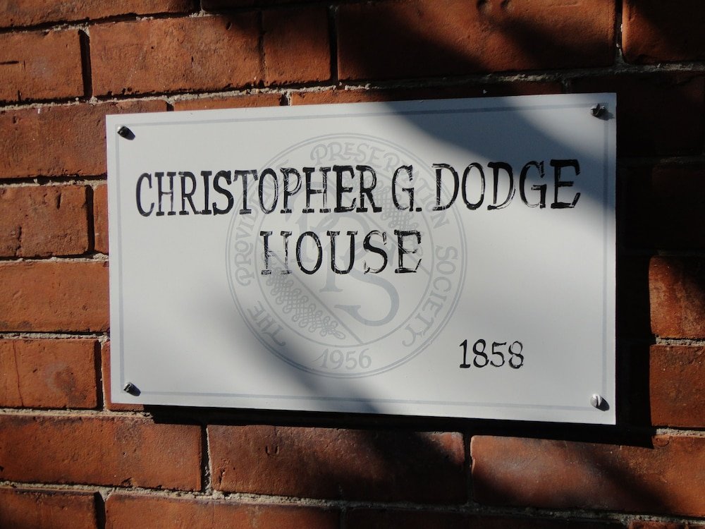 Christopher Dodge House - Accommodation Los Angeles