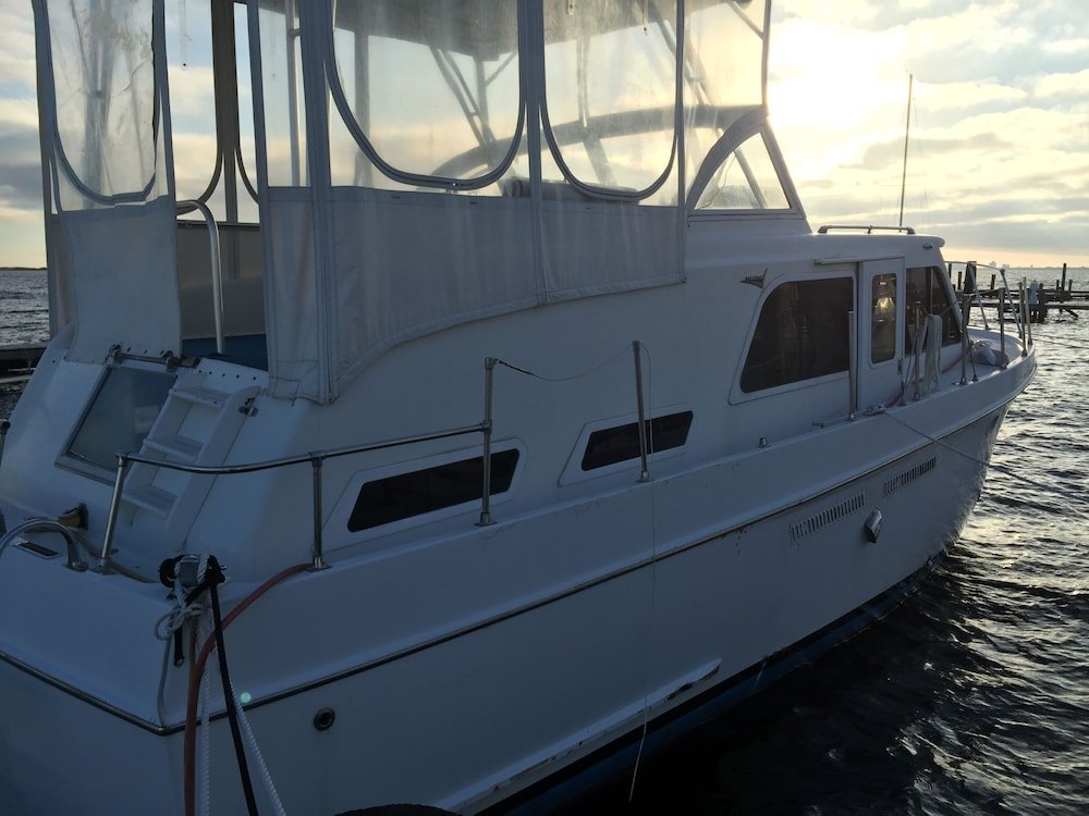 Classic Yacht Rentals at FloraBama - Accommodation Los Angeles