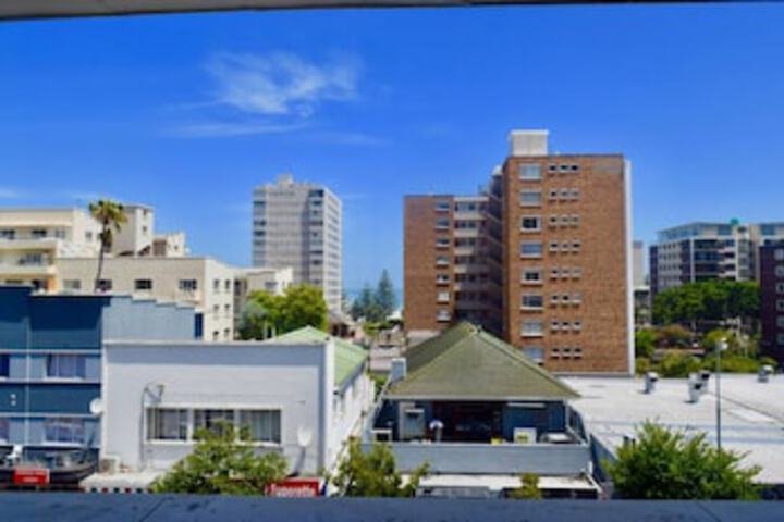 2 Bedroom In Sea Point With Huge Balcony - thumb 0