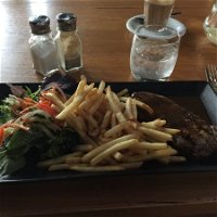 Lou Lou Bar  Restaurant - Australia Accommodation