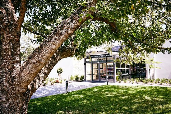 Cardinia Park Hotel - Northern Rivers Accommodation