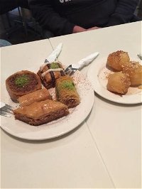 Nikos Cakes - Restaurant Find