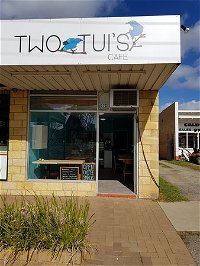 Two Tui's Cafe - Accommodation QLD
