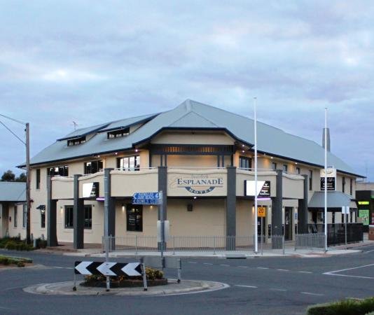 Inverloch Esplanade Hotel - New South Wales Tourism 