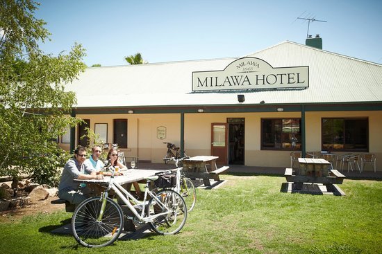 Milawa Commercial Hotel Restaurant - South Australia Travel