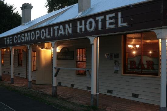 The Cosmopolitan Hotel - New South Wales Tourism 