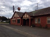 Gordon Hotel - Pubs and Clubs