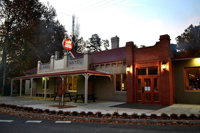 Mitta Pub - Melbourne Tourism