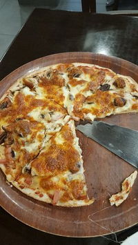 Lumiza Pizza Cafe - Accommodation Adelaide