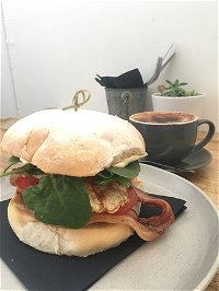 Kincumber Post Cafe