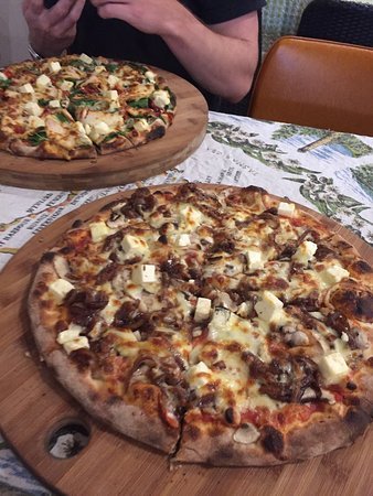 Earth Oven Wood Fired Pizza - Broome Tourism