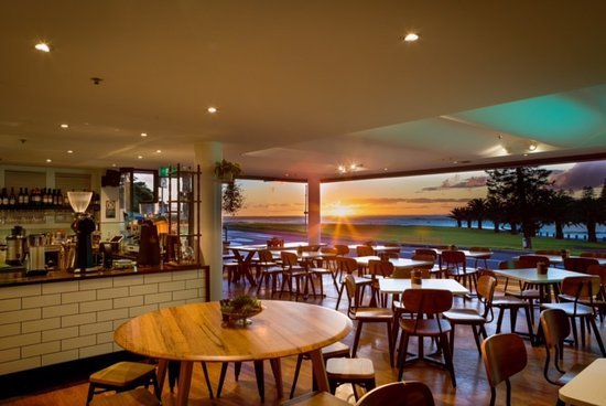 Penny Whistlers Cafe - Surfers Paradise Gold Coast