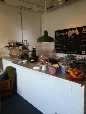 Tractor Espresso Bar - Australia Accommodation