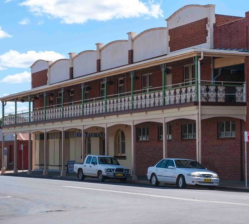 The Royal Hotel Restaurant - Australia Accommodation