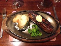 Charcoal Grill Restaurant - Accommodation Redcliffe