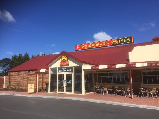 Heatherbrae's Pies - New South Wales Tourism 