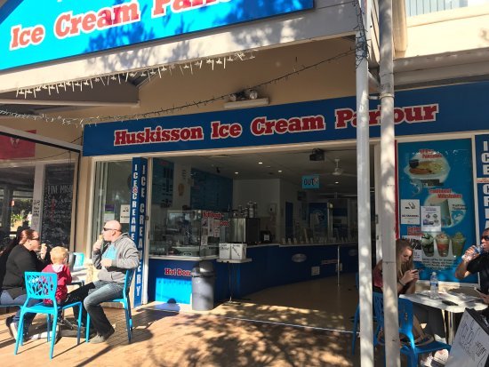 Huskisson ice cream parlour - New South Wales Tourism 