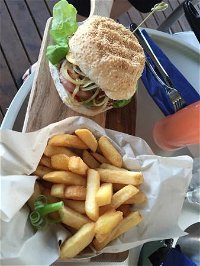 Lake Vue Cafe - New South Wales Tourism 