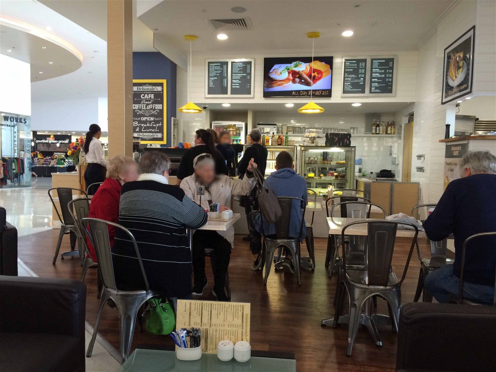 Debonair's Cafe - Australia Accommodation