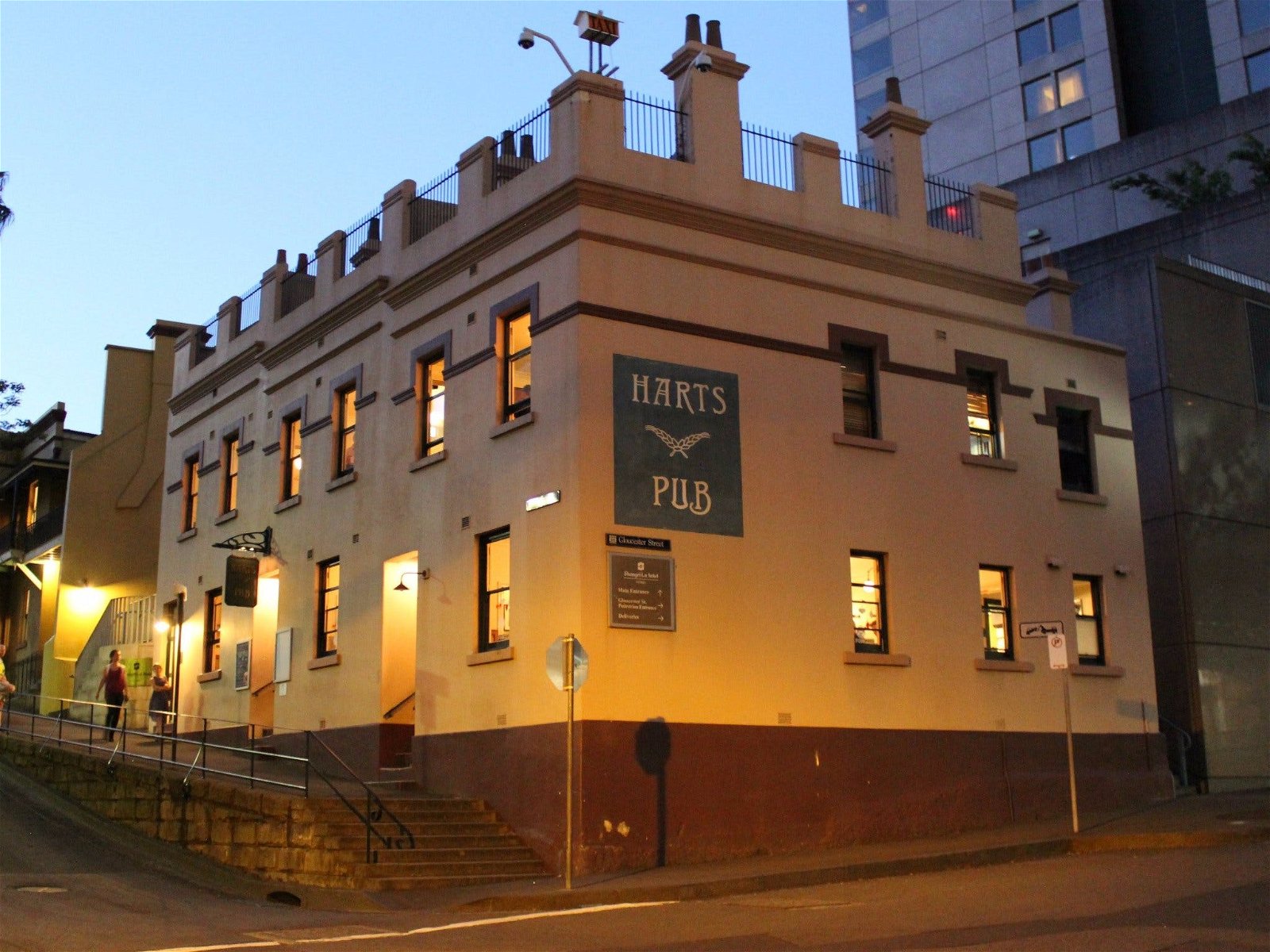 Harts Pub - Australia Accommodation