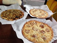 Zahra's Pizza and Munoosh