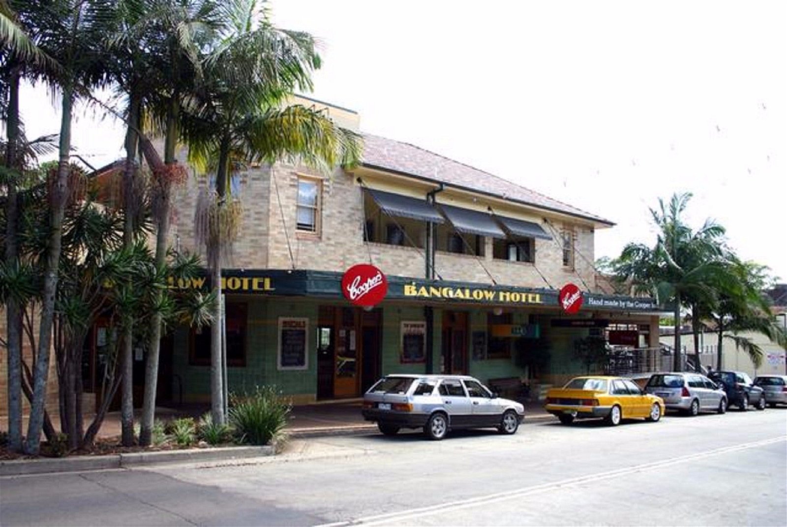 Bangalow Hotel - Food Delivery Shop