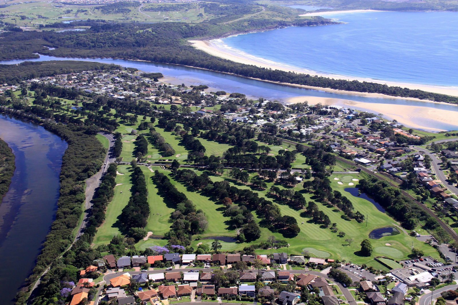 Kiama Downs NSW QLD Tourism