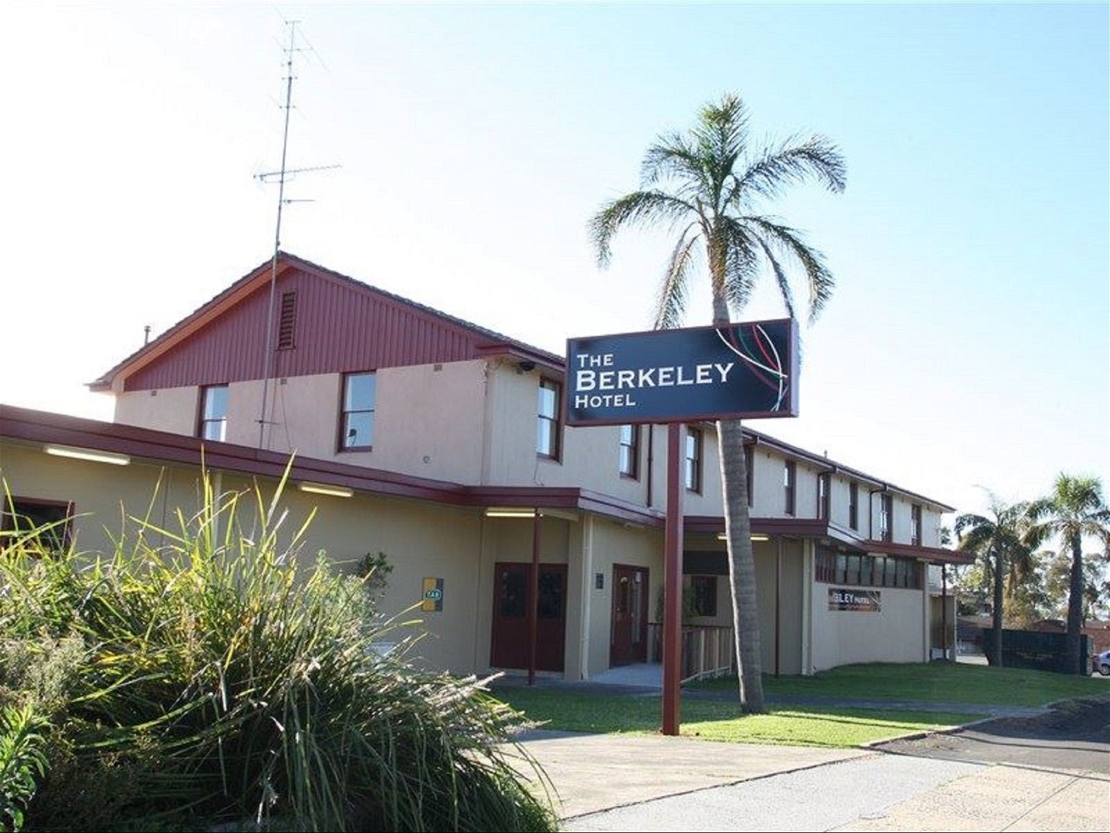 The Berkeley Hotel - Northern Rivers Accommodation