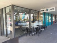 Flipping Out Fish And Chippery - Accommodation Mooloolaba