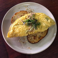 Ampersand Coffee and Food - Grafton Accommodation