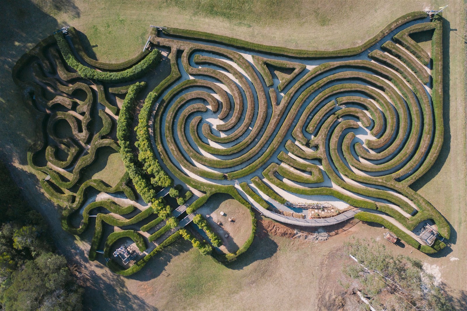 Bago Maze and Wine - New South Wales Tourism 