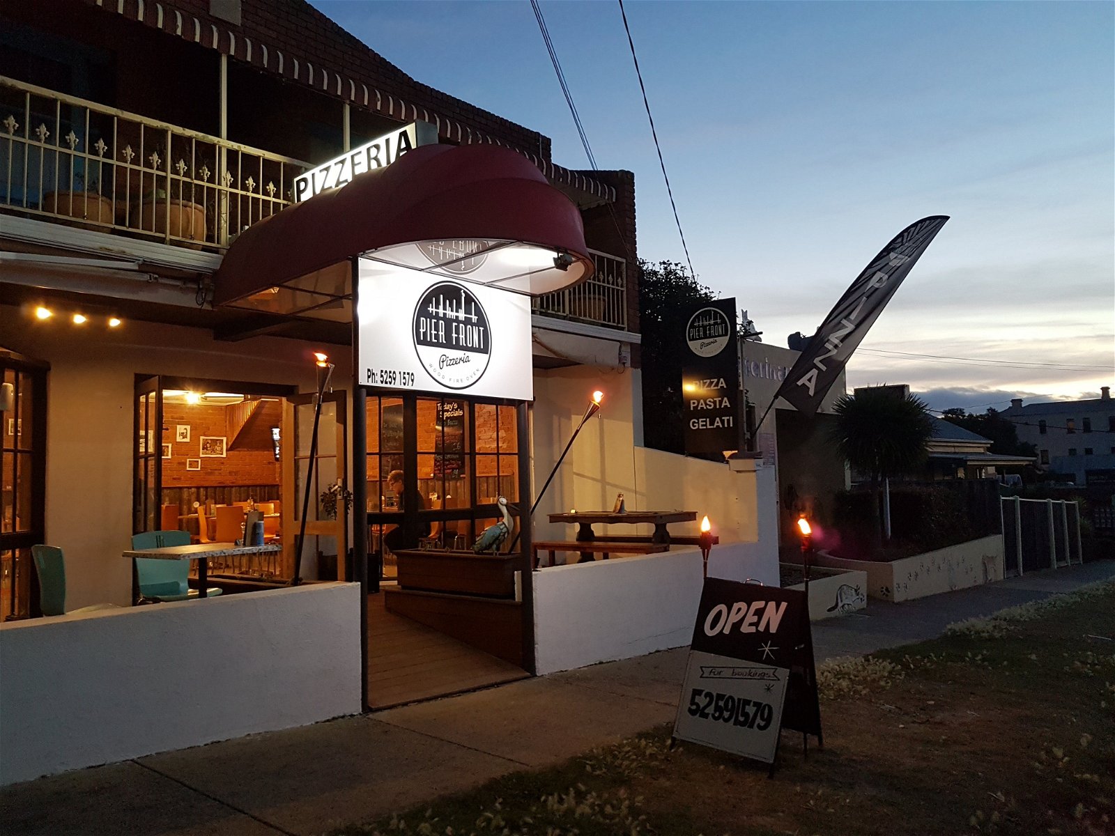 Pier Front Pizzeria - Northern Rivers Accommodation