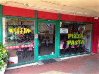 Danni's Gourmet Pizza Shop