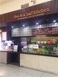 Five  a Half Kitchen - Restaurant Gold Coast