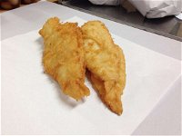 Hooked and Cooked Fish and Chips - Accommodation Mermaid Beach