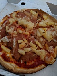 Eat Pizza - Accommodation Rockhampton