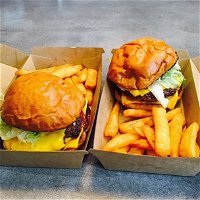Five Points Burgers - Maitland Accommodation