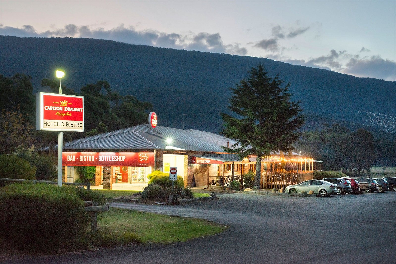 Halls Gap Hotel - New South Wales Tourism 