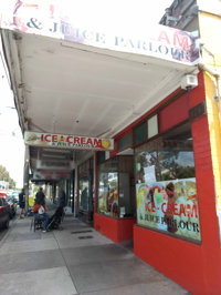 Labbaik Ice-Cream  Juice Parlour - Pubs and Clubs