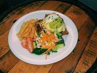 Three Little Pigs Tavern - Accommodation Cooktown