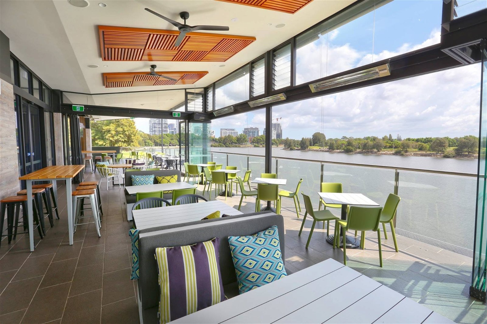 Mint - Rowers On Cooks River - Northern Rivers Accommodation