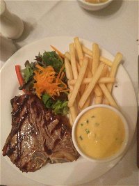 Cardens Seafood  Steak House - Accommodation Bookings
